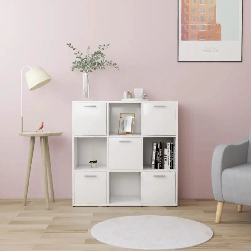 Bibliothèque basse avec portes